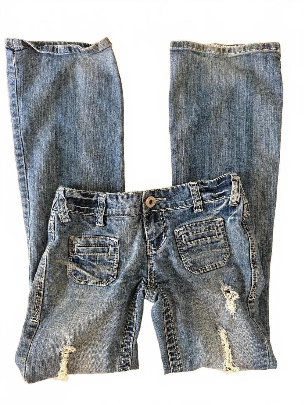 Amethyst Low Rise Women's Light Blue Distressed Bootcut Jeans Size 3